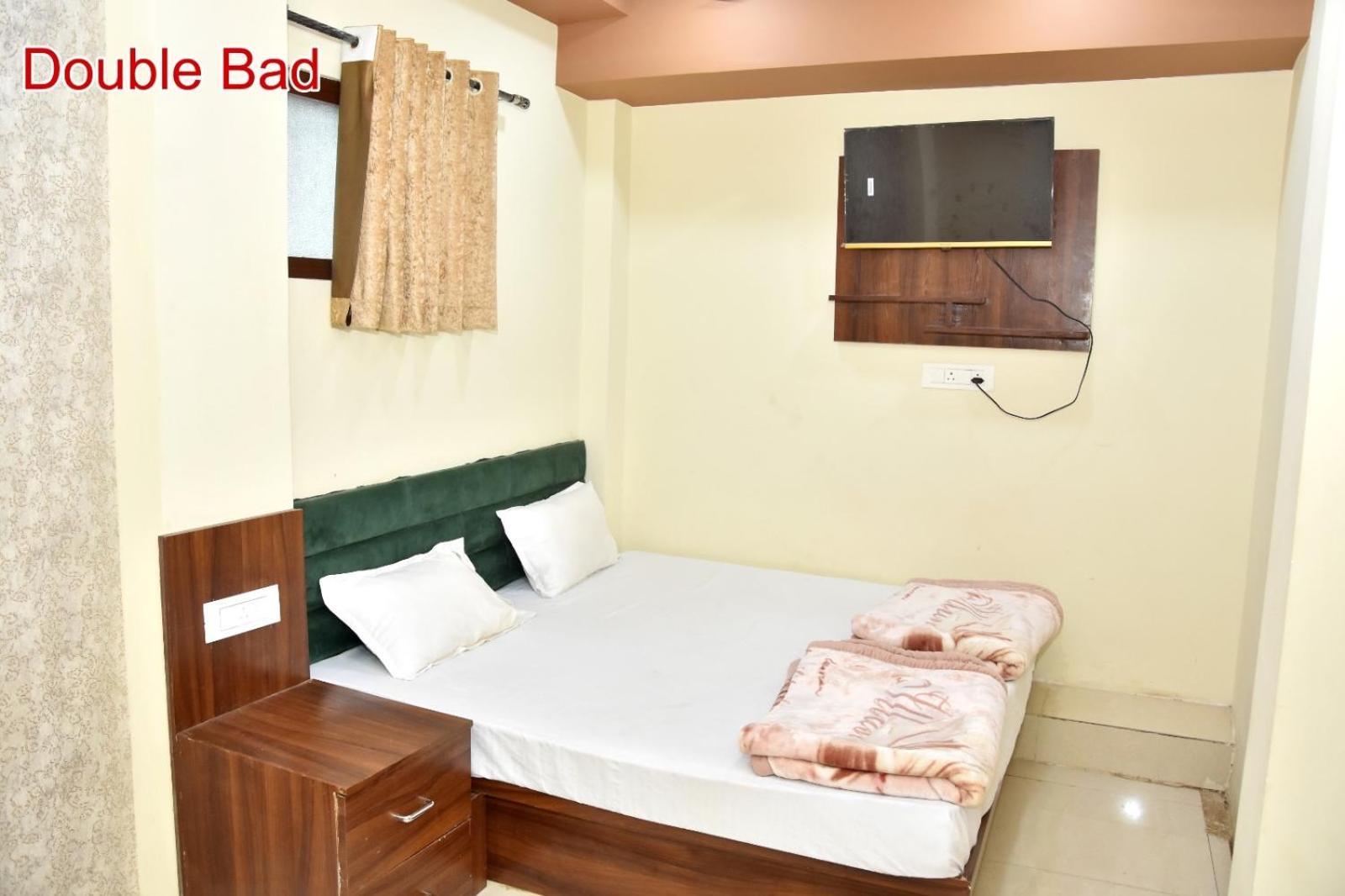 Green Leaf Hotel Ujjain Exterior photo