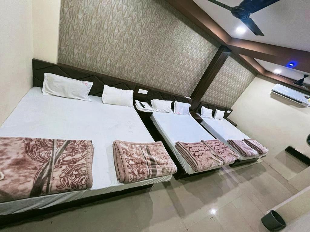 Green Leaf Hotel Ujjain Exterior photo