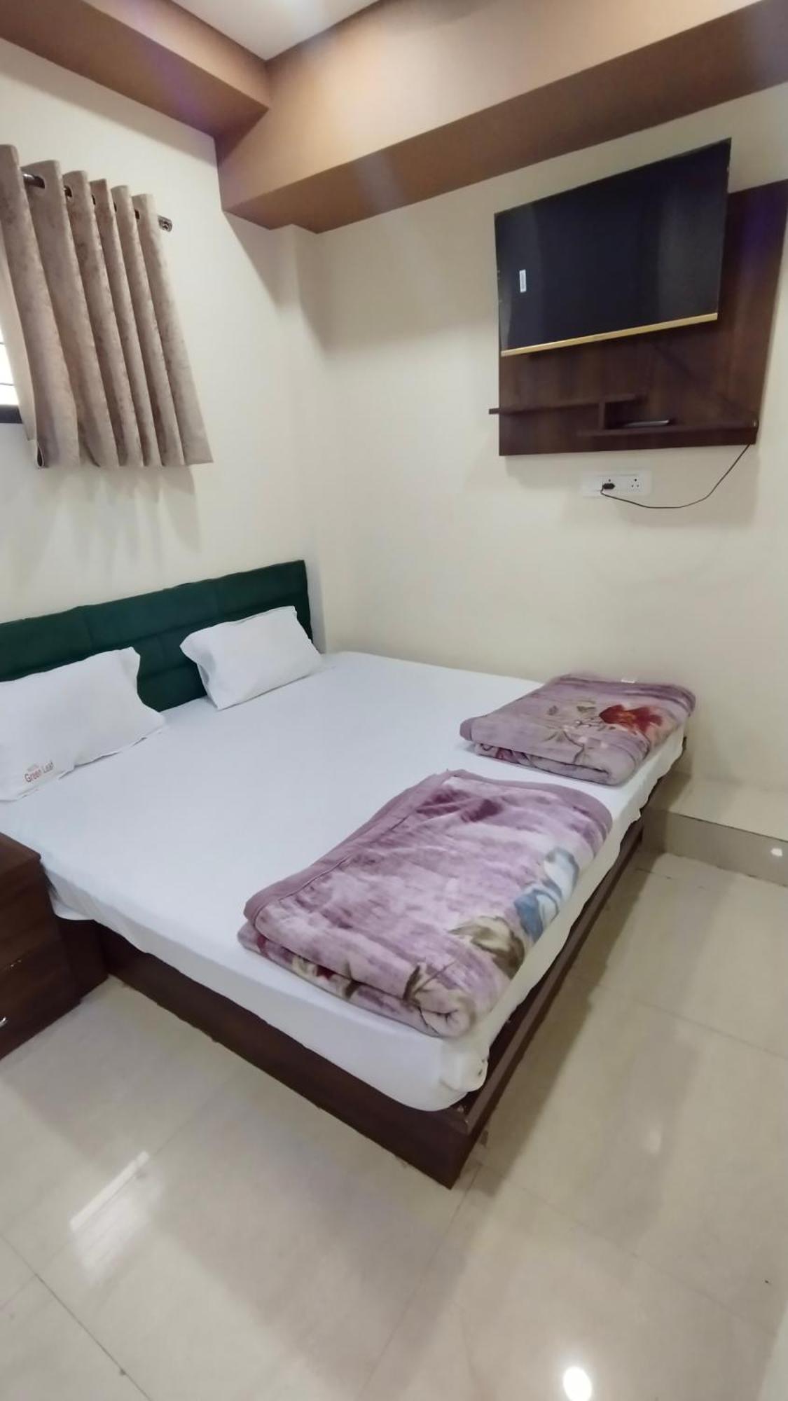 Green Leaf Hotel Ujjain Exterior photo