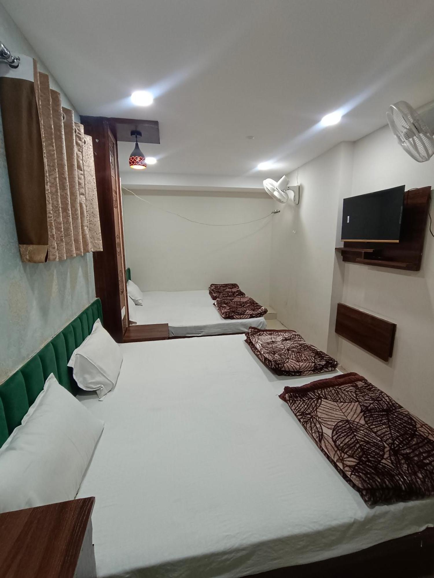 Green Leaf Hotel Ujjain Exterior photo